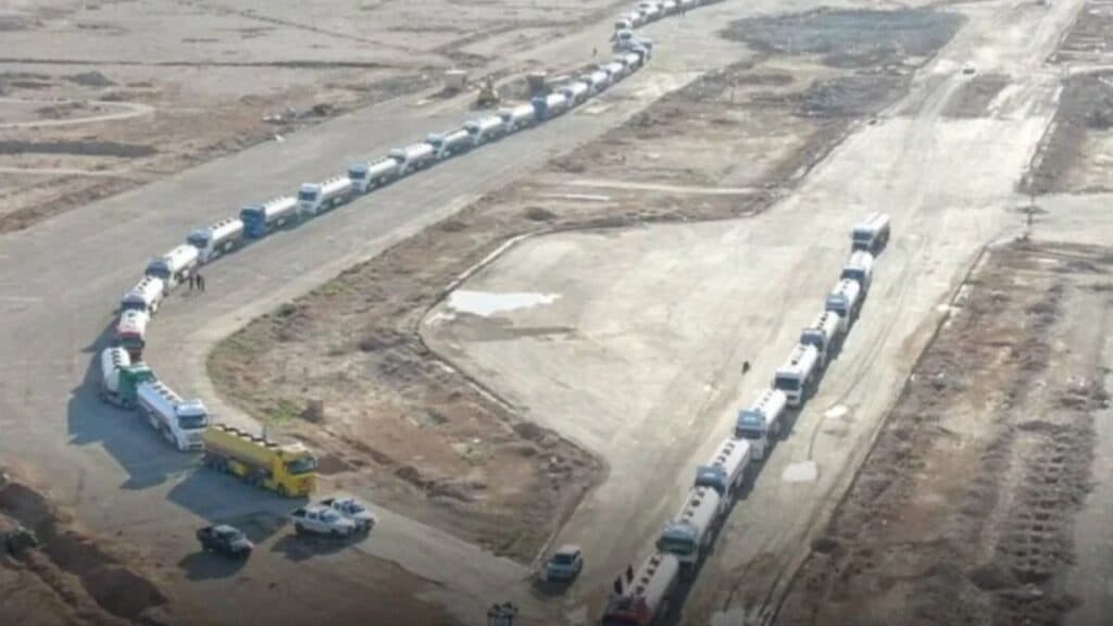 Iraqi fuel convoys start overland transit to Syria's Baniyas terminal