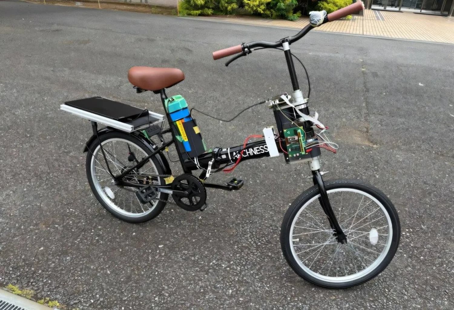 Japanese researchers create AI steering system to prevent bike falls
